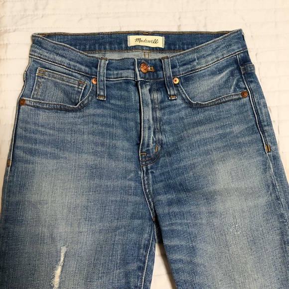 9" High-Rise Skinny Jeans: Destructed-Hem Edition size 26 - Picture 7 of 9